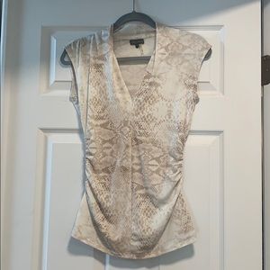 NWOT Sleeveless Vince Camuto dress shirt